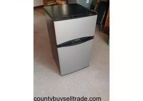 Refrigerator, 3.1 cu ft, Silver Mist by FRIGIDAIRE